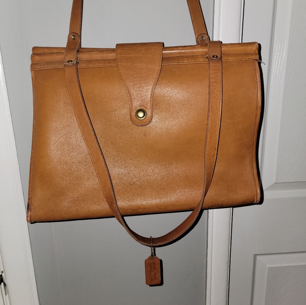 Vintage Coach - Picture 2 of 16